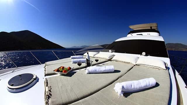 JOEY yacht charter photo 3