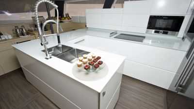 Spacious Galley and Open Plan Lounge