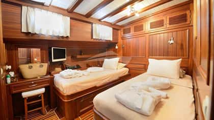 ZEPHYRIA II 32m motor yacht charter, photo 7