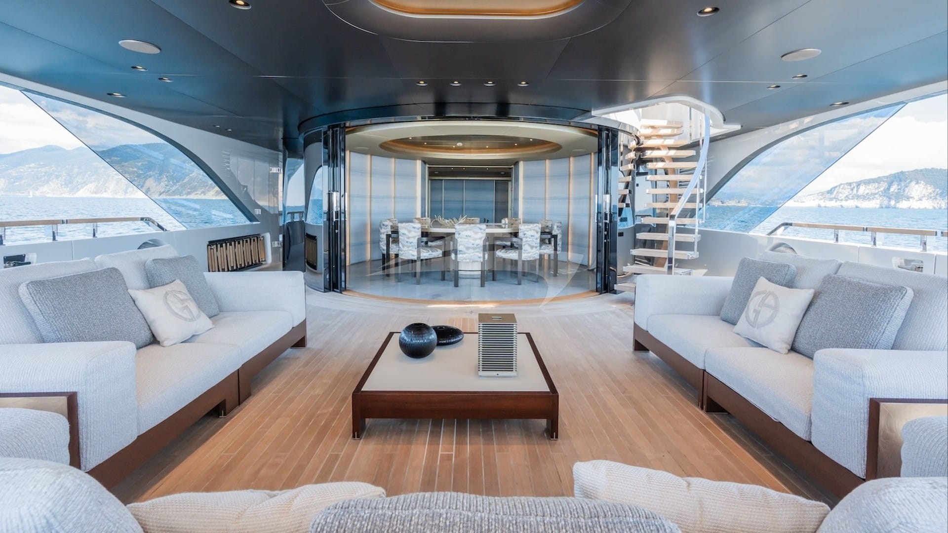Main deck aft