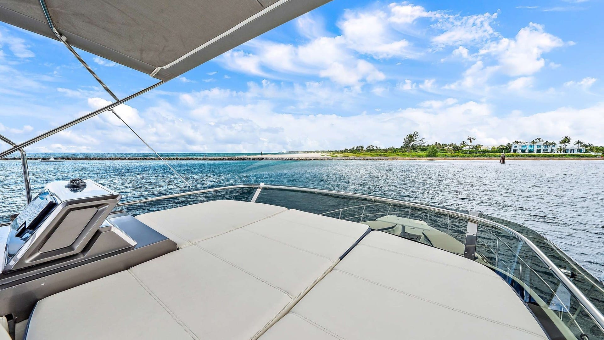 Flybridge Sun Lounge