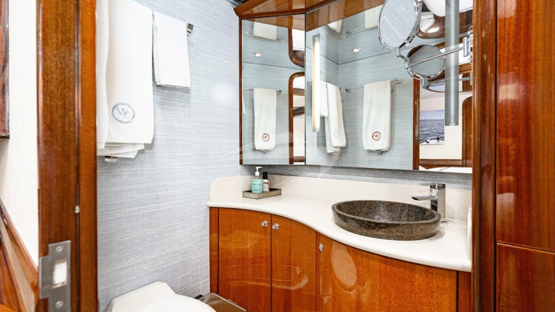 Guest Bathroom 3