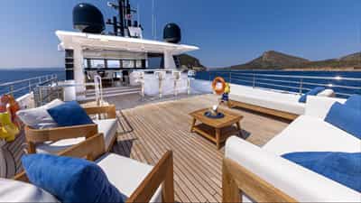 Upper Deck