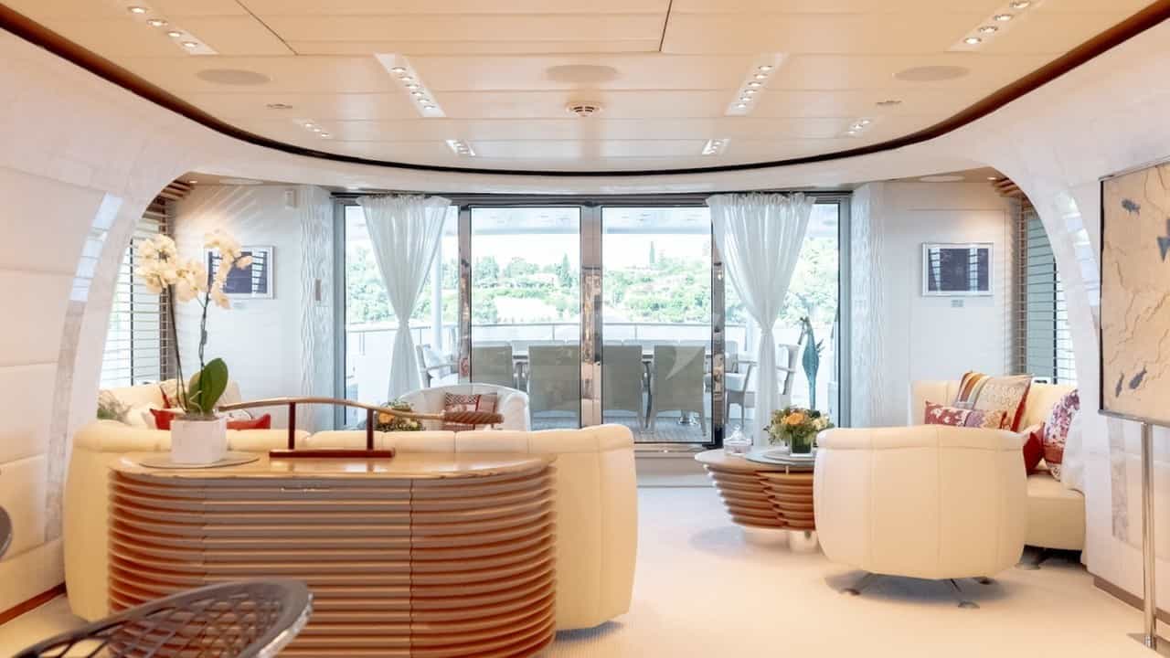 Main saloon lounge
