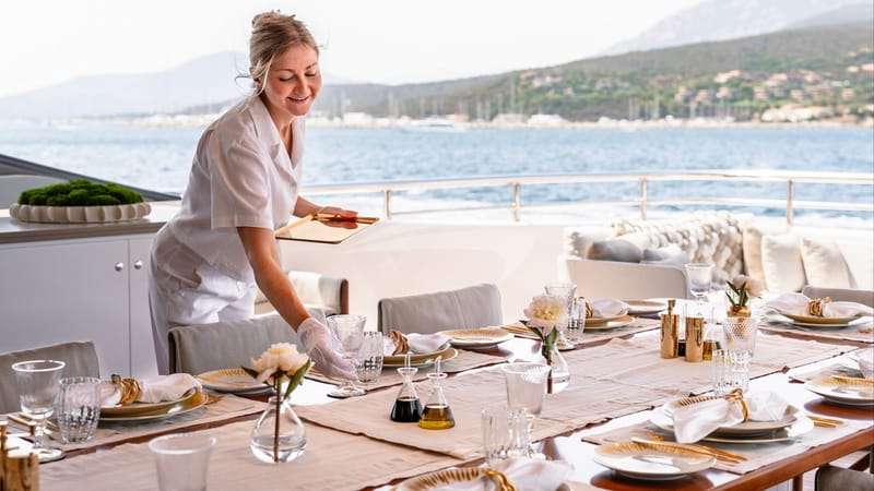 Upper deck dining