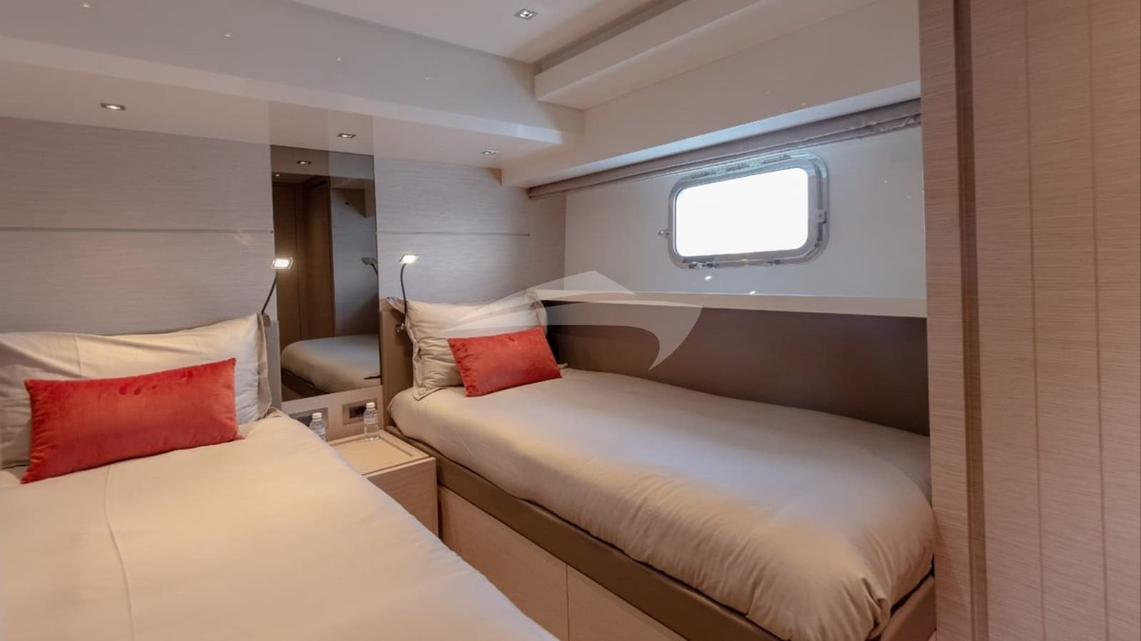REGINE OF CANNES, photo from the yacht portfolio 5