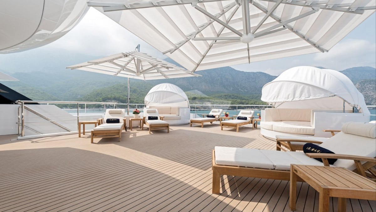 IRIMARI Yacht for Charter