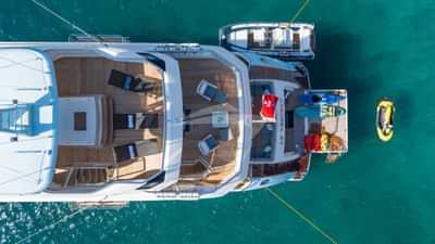 View of aft decks