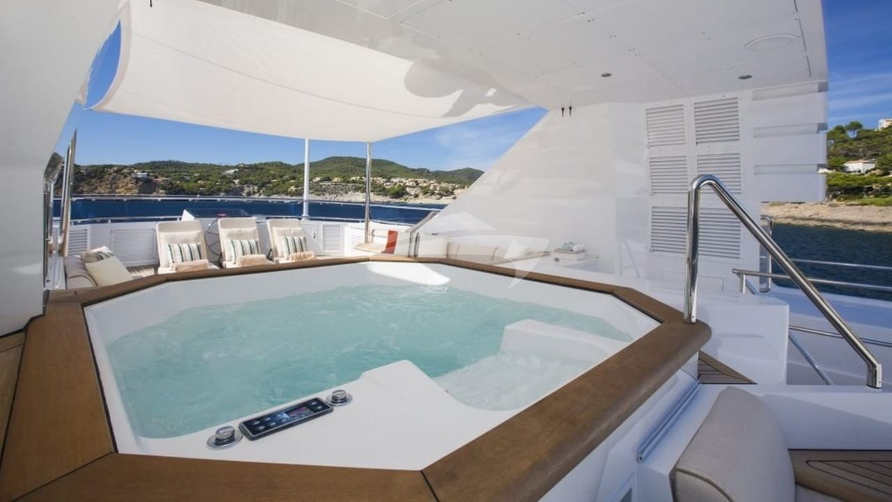 Deck Jacuzzi