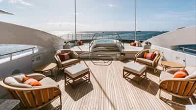 Deck Jacuzzi
