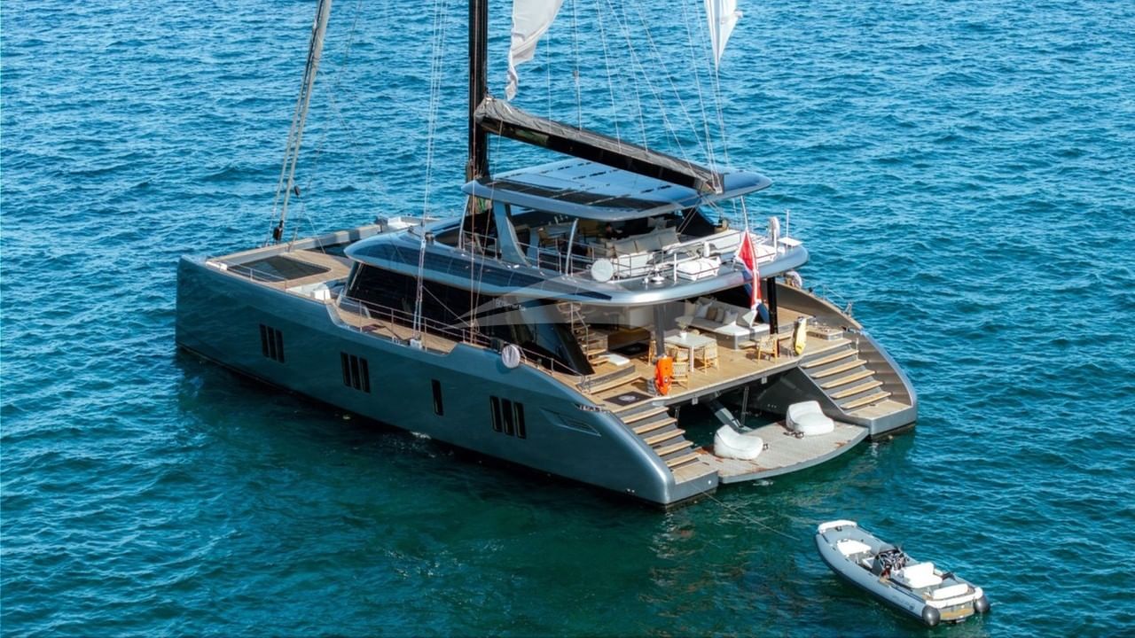 Sunreef_80_ECO_APOLLO_99_Luxury_Catamaran_Charter_BGYB_01