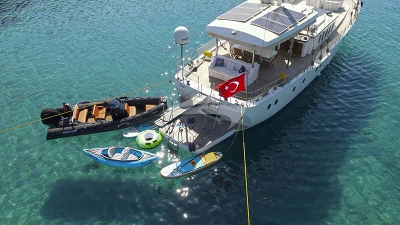 GAZELLA 25m motor yacht charter, photo 10
