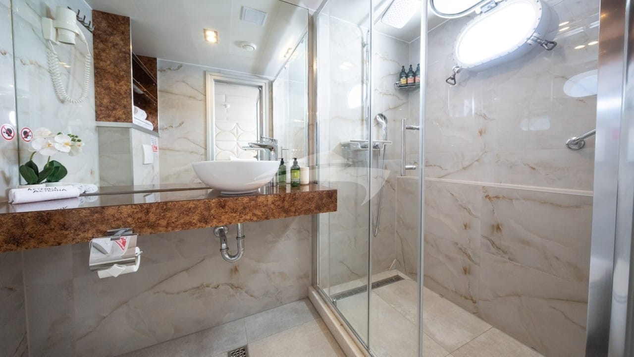 Twin stateroom en suite