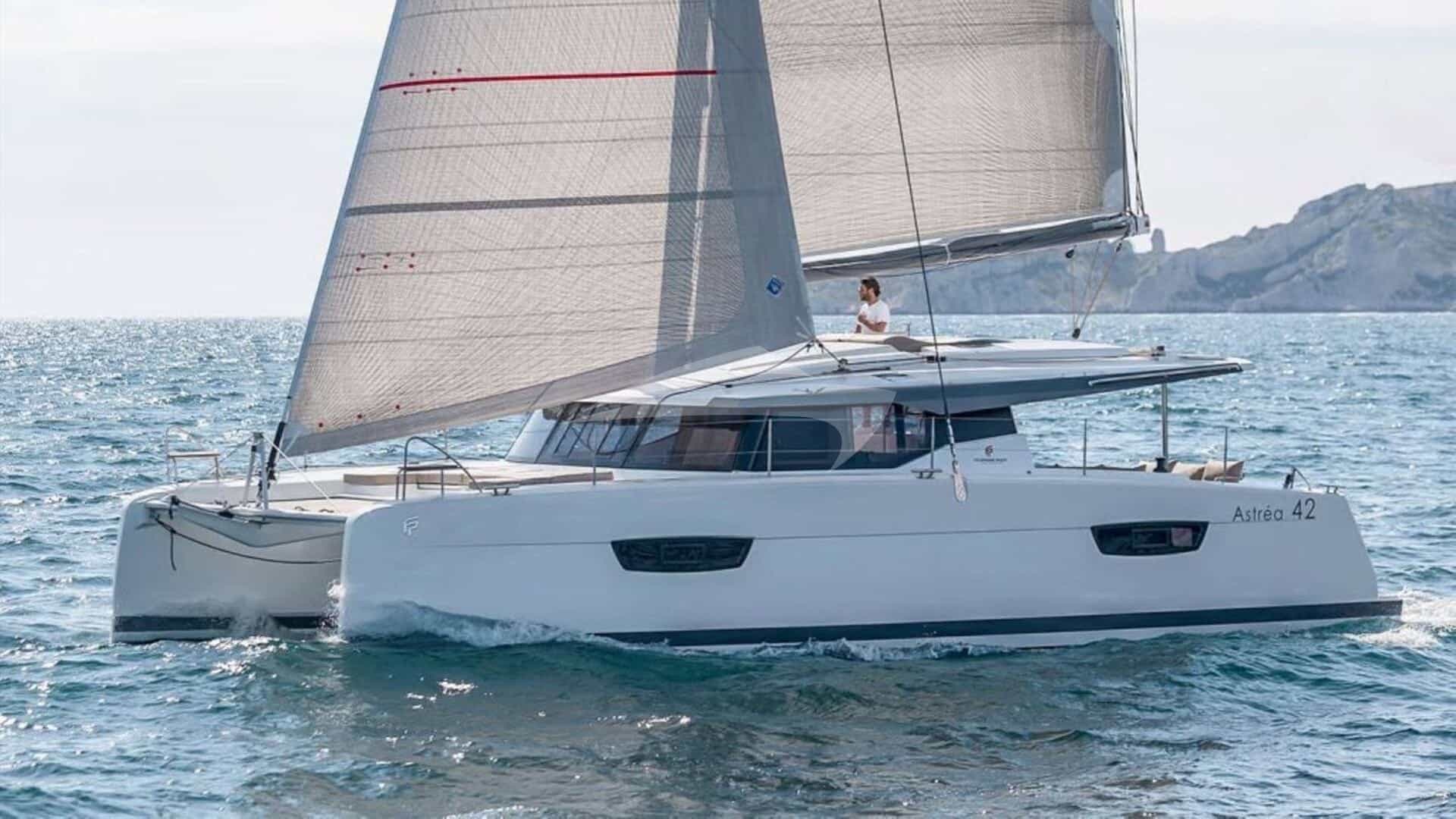 SATELLITE yacht charter