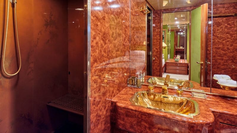 Twin Cabin Bathroom 2