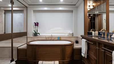 Master en suite bathroom