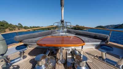 AFT Deck - Dining Area
