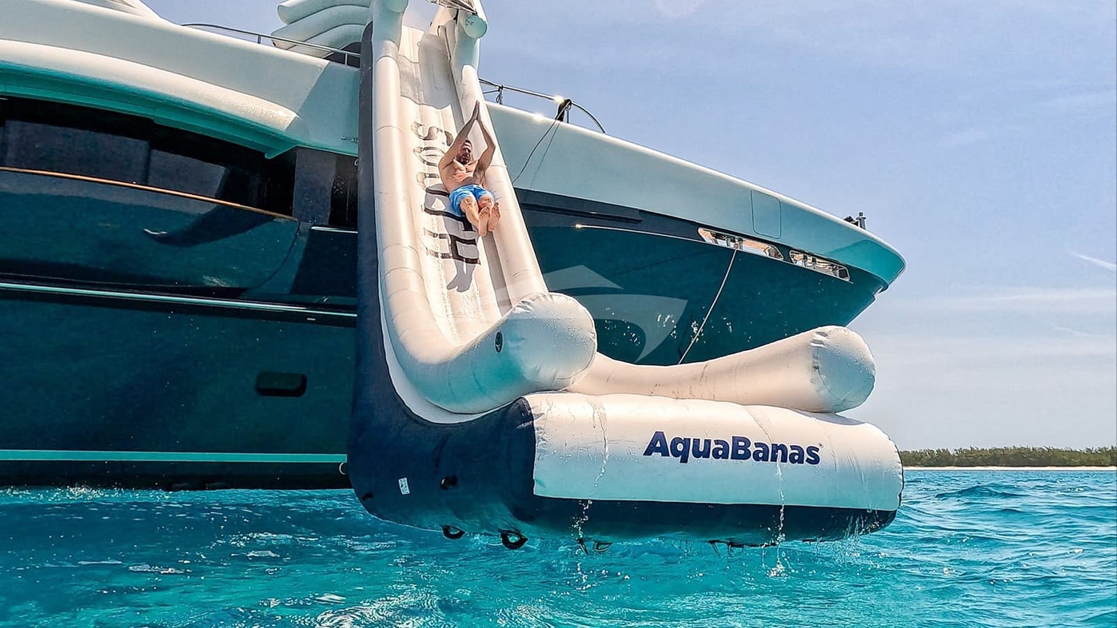 SOUTH, Aufnahme aus dem Yachtportfolio 22