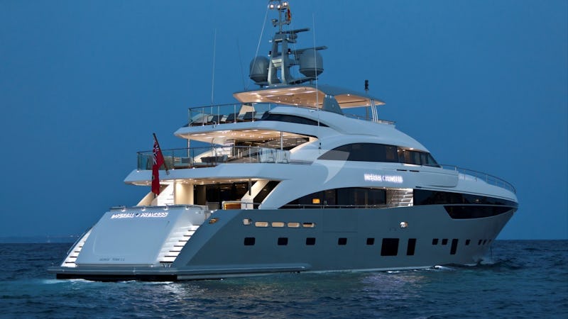 Yacht Charter IMPERIAL PRINCESS BEATRICE