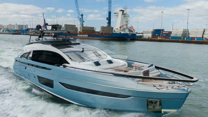 LATITUDE 29m motor yacht charter, photo 3