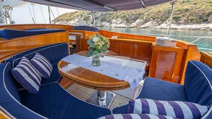 MALIZIA 25m sailing yacht charter, photo 11