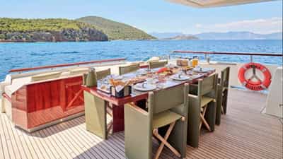 Deck Dining