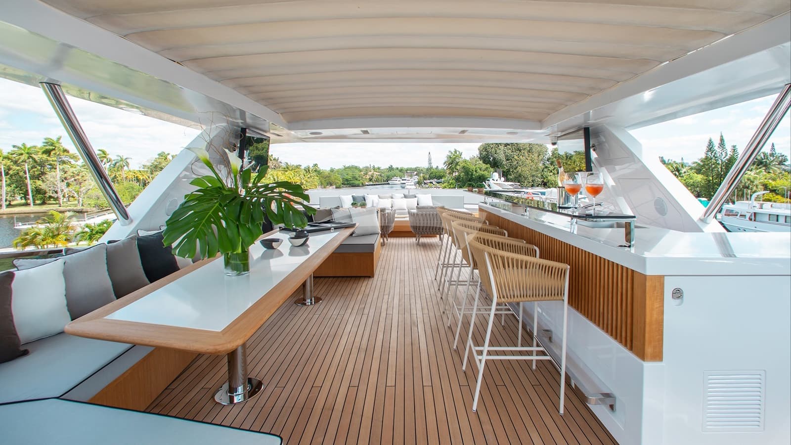 EMINA, photo from the yacht portfolio 21