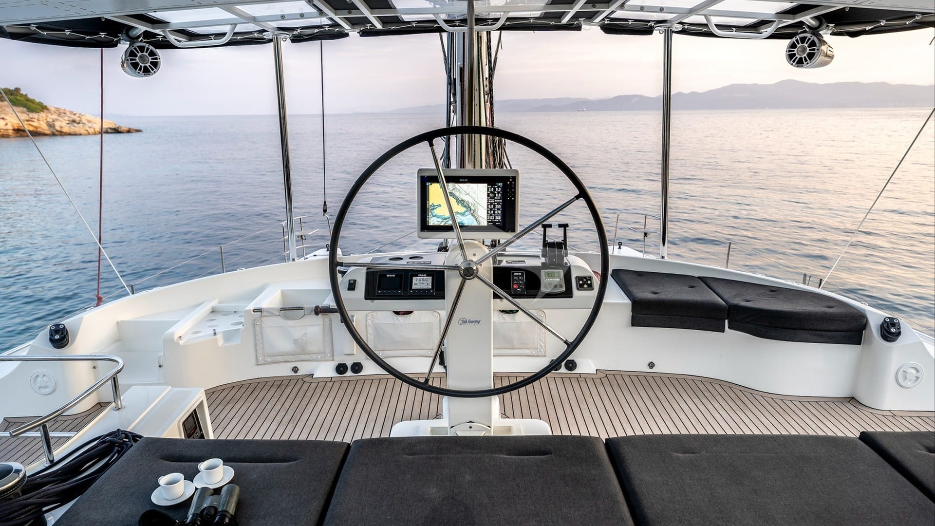 Flybridge sunbathing area