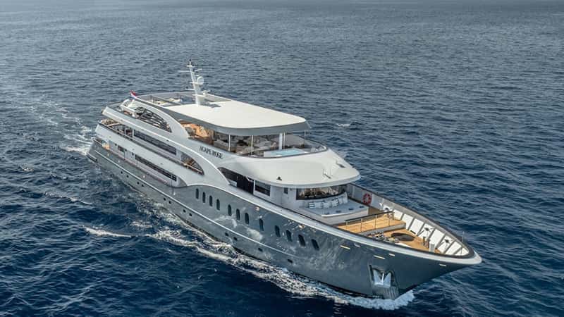 AGAPE ROSE 48m motor yacht charter