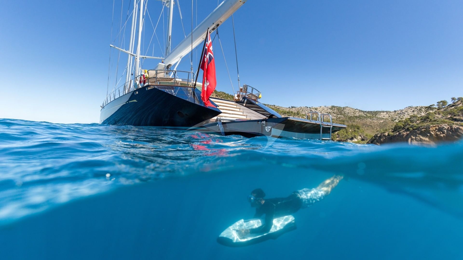 Q ヨットチャーター - 2008 Alloy Yachts セーリングヨット