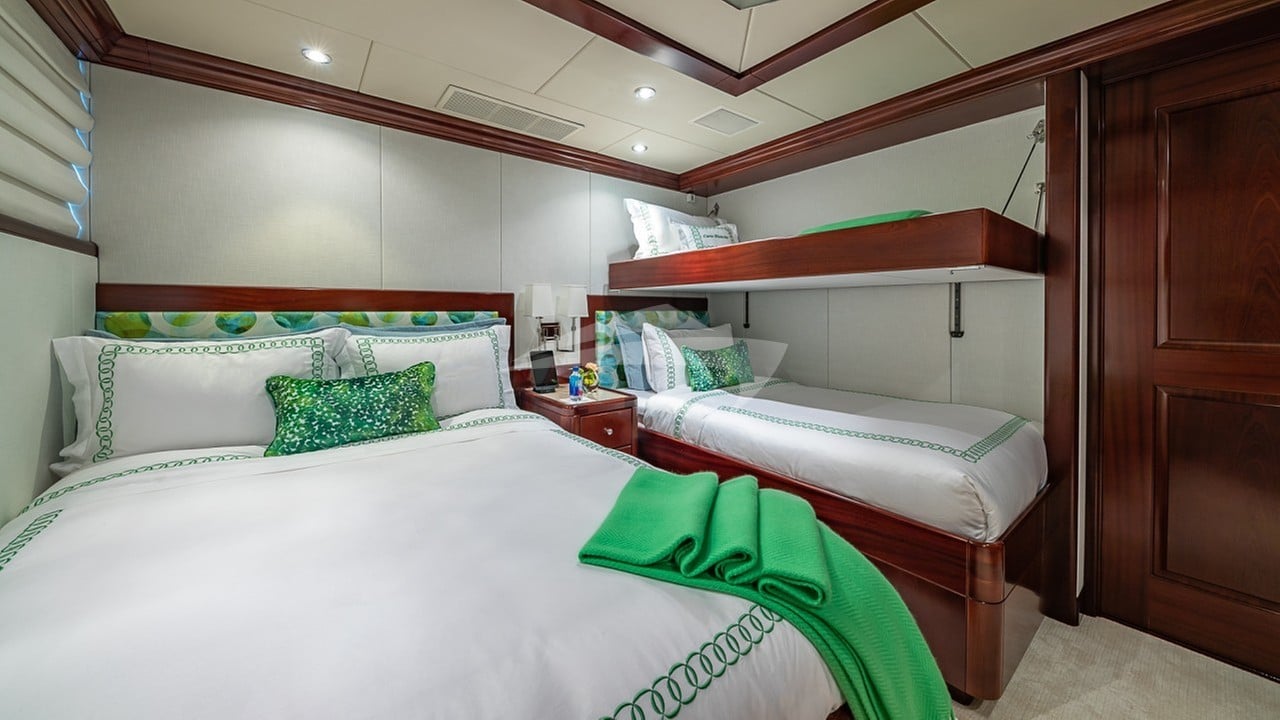 COCO RAY - Twin Cabin (Double, twin, & Pullman beds)