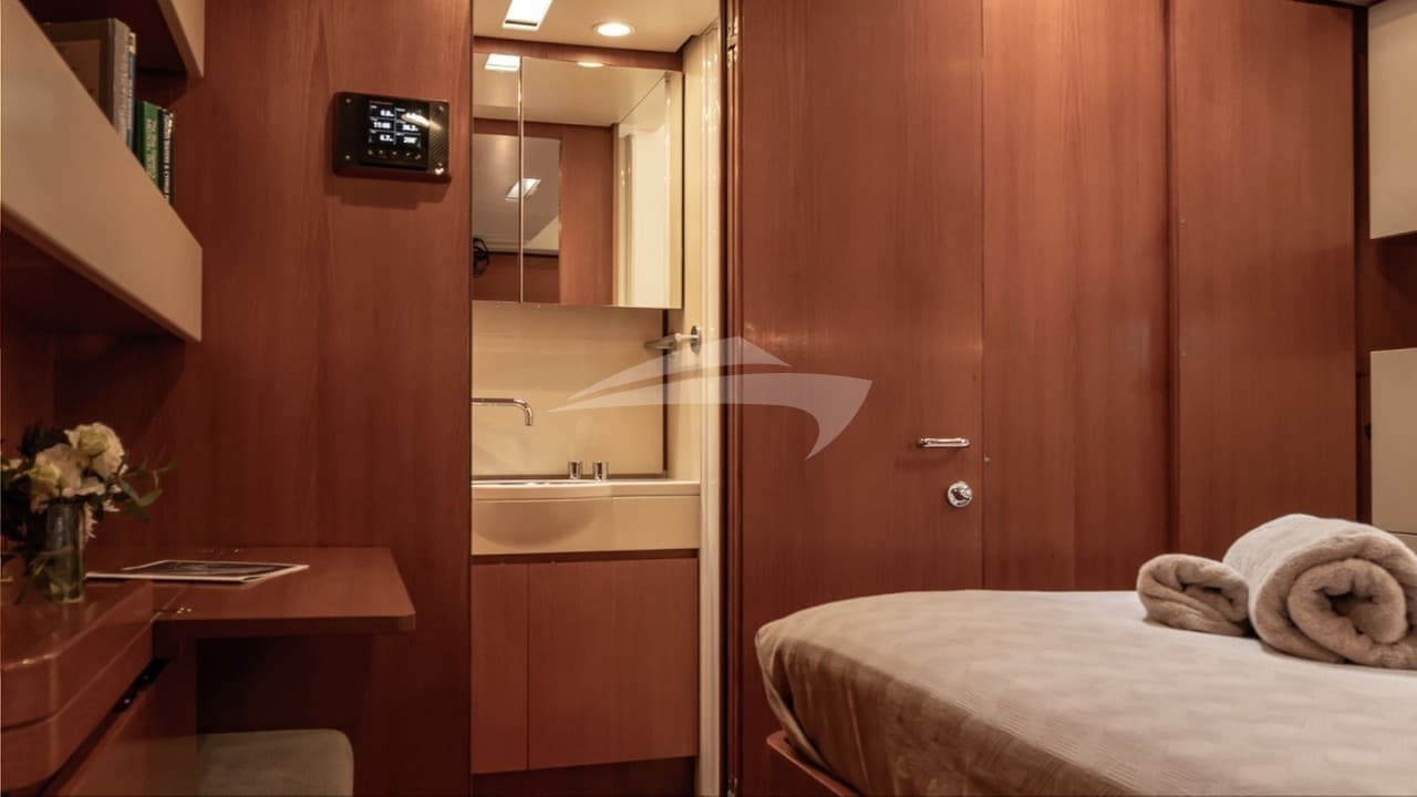 LA LOEVIE, photo from the yacht portfolio 18