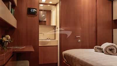 bgyb_charter_sailing_yacht_swan76_loevie_newinterior17 (1)