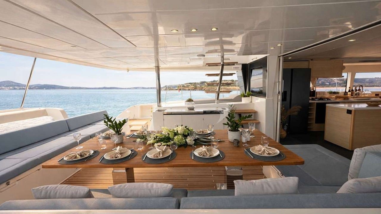 Royal-Destiny-cockpit-table