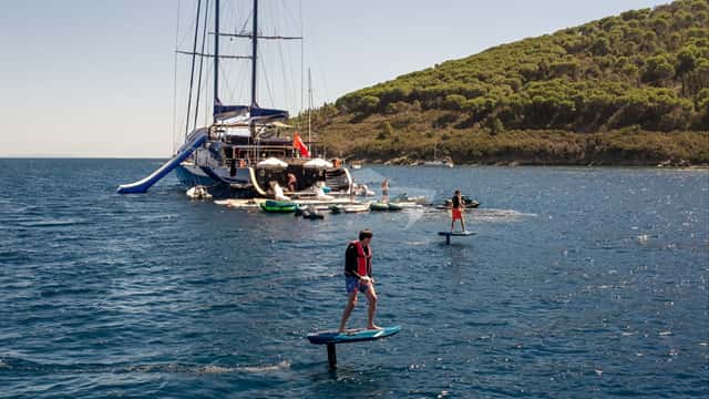 OGUZ KHAN yacht charter photo 4