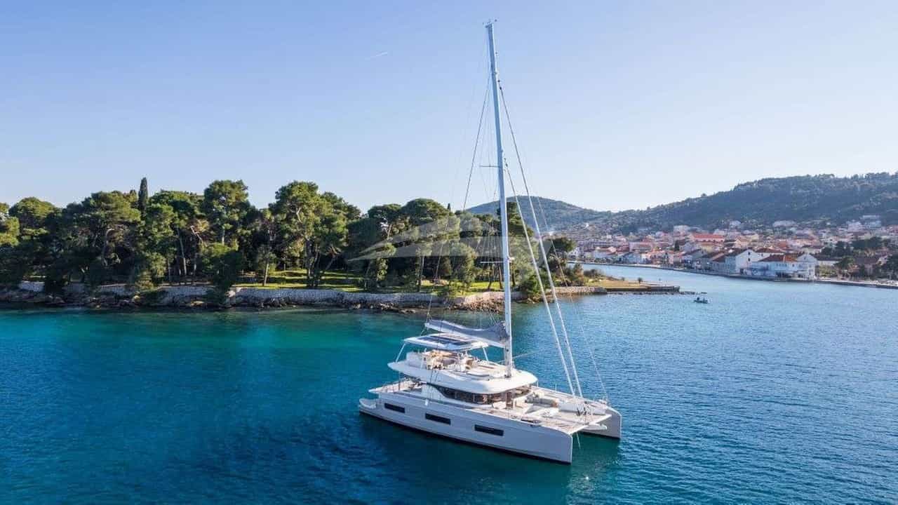 DIAMOND DIVA 1