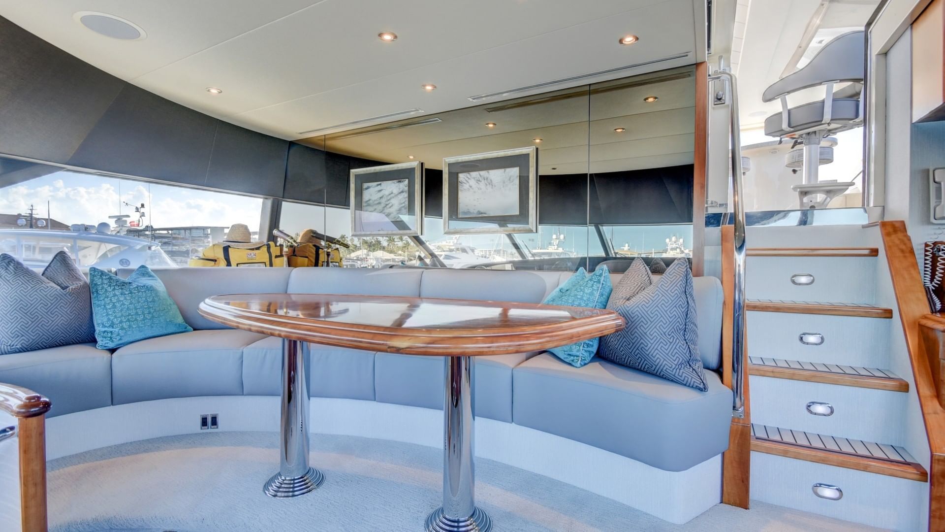 Pilothouse seating