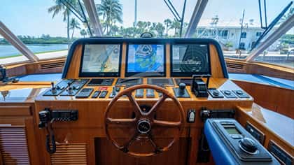 MAGIC TUTCH 27m motor yacht charter, photo 13