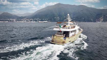 AZUR 20m motor yacht charter, photo 11