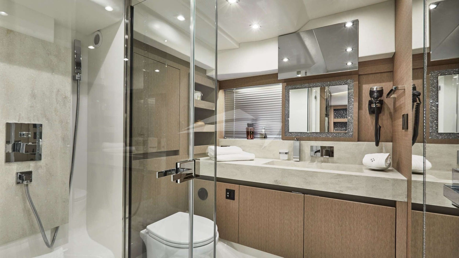 Master EN SUITE on Prestige 690
