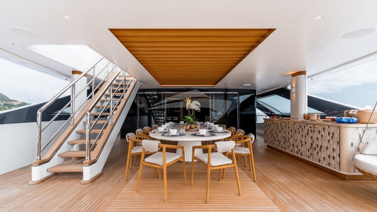 Upper deck aft