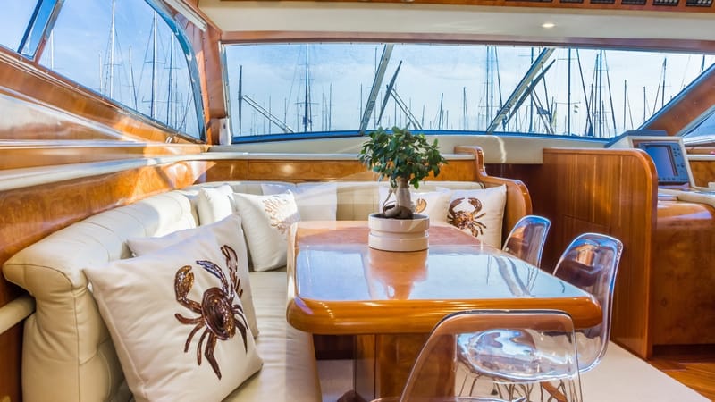 Motor Yacht Amoraki main saloon