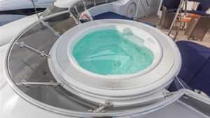 Deck Jacuzzi