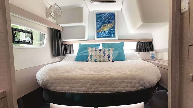 VIVE L'AMOUR 12m sailing yacht charter, photo 6