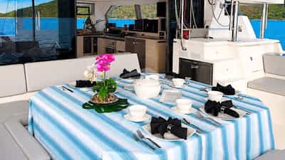 Alfresco dining in the aft cockpit