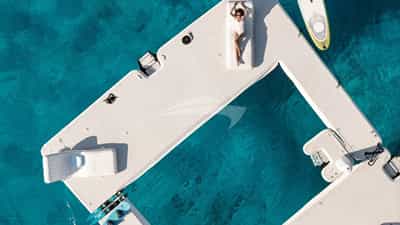 Inflatable sea pool