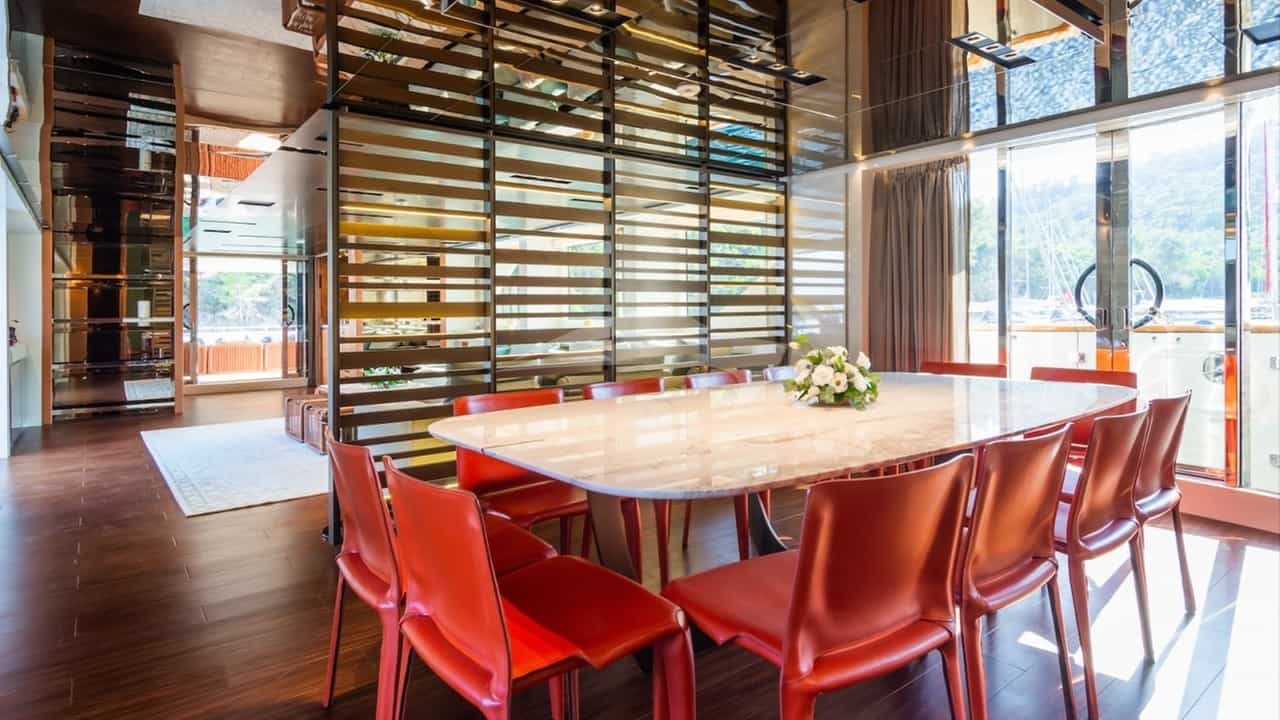 Main saloon fine dining