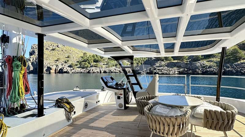 VIVI 18m sailing yacht charter, photo 3