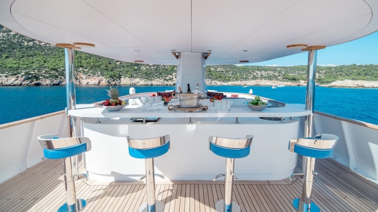 Sun Deck and Bar Area