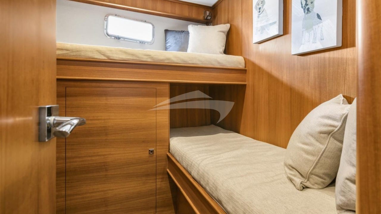 Over/Under Guest Bunk Cabin